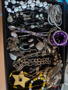 Very Nice Jewelry Lot Some 925 Some Signed Lots Of Beautiful Pieces